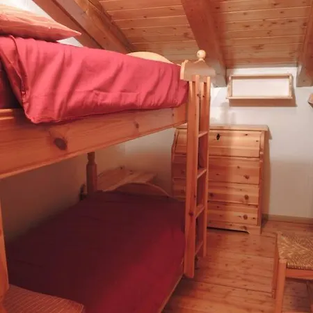 Mansarda A Echarlod Apartment